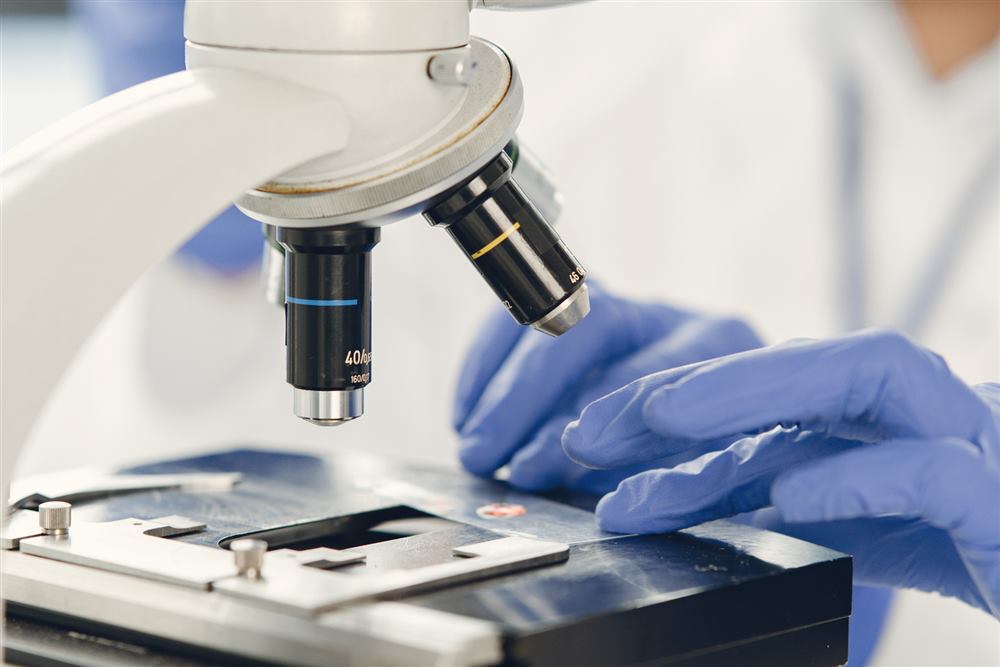 Microscope used in diagnostic testing